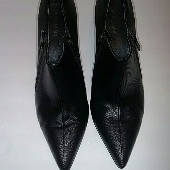Calvin Klein "beana" Black Booties size 9.5 - Picture 2 of 6